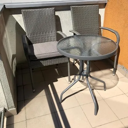 Apartament 33